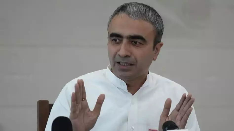 शिक्षण संस्थान बना कुत्तोें के निगरानी का अड्डा, AAP ने भाजपा पर साधा निशाना! शिक्षण संस्थान बना कुत्तोें के निगरानी का अड्डा, AAP ने भाजपा पर साधा निशाना!