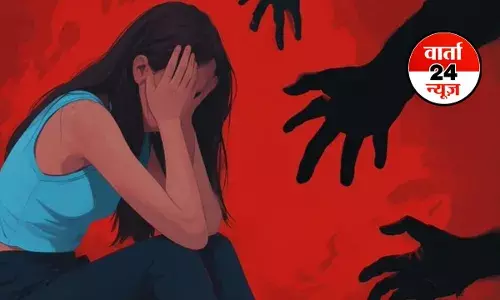 फरीदाबाद में लिफ्ट देने के बहाने चलती गाड़ी में महिला से गैंगरेप! देर रात सड़क पर फेंक कर भागे आरोपी, आई गंभीर चोट