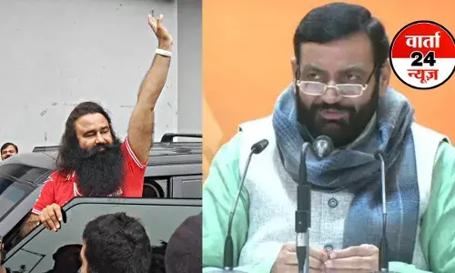 रोहतक की सुनारिया जेल से बाहर आए गुरमीत राम रहीम, पैरोल मिलने के सवाल पर नायब सिंह सैनी ने फिर कन्नी काटी, जानें क्या कहा रोहतक की सुनारिया जेल से बाहर आए गुरमीत राम रहीम, पैरोल मिलने के सवाल पर नायब सिंह सैनी ने फिर कन्नी काटी, जानें क्या कहा