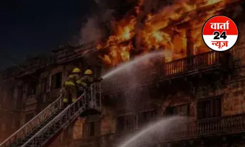 10 साल की बेटी के साथ मां-बाप जिंदा जले, दिल्ली के DMRC के स्टाफ क्वार्टर्स में लगी भीषण आग, जानें पूरी घटना