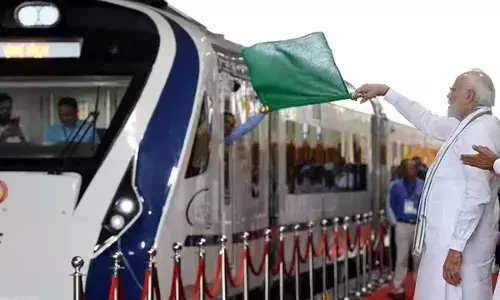 बंगाल के दो दिवसीय दौरे पर जा रहे पीएम मोदी, देश की पहली वंदे भारत स्लीपर एक्सप्रेस को हरी झंडी दिखाएंगे