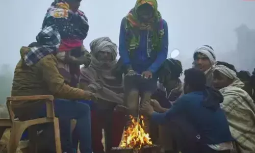 ठंड और शीतलहर का प्रकोप जारी! कोल्ड-डे में दिल्ली-NCR से बिहार तक ठिठुरे लोग, इतनी डिग्री तक पहुंचा तापमान ठंड और शीतलहर का प्रकोप जारी! कोल्ड-डे में दिल्ली-NCR से बिहार तक ठिठुरे लोग, इतनी डिग्री तक पहुंचा तापमान