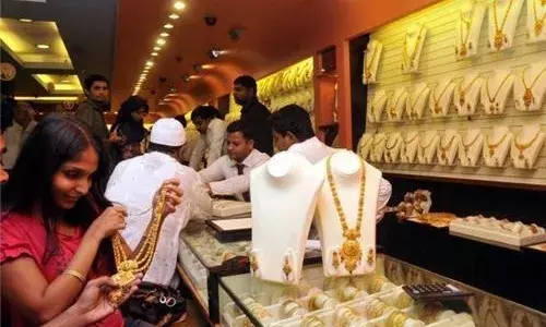 Bihar: ज्वैलरी की दुकानों में हिजाब, मास्क और हेलमेट पर बैन! इस मंत्री ने फैसले का किया स्वागत...