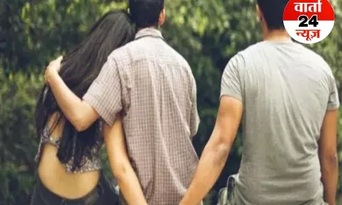 यह कैसा विवाह? तीन बच्चों को छोड़ प्रेमी के साथ की शादी, जानें इसका पति क्यों बना गवाह...