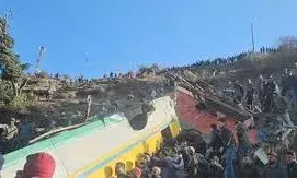 Sirmour Bus Accident: हिमाचल प्रदेश में सड़क हादसा, कुपवी से शिमला जा रही बस खाई में गिरी, 12 लोगों की मौत, कई घायल