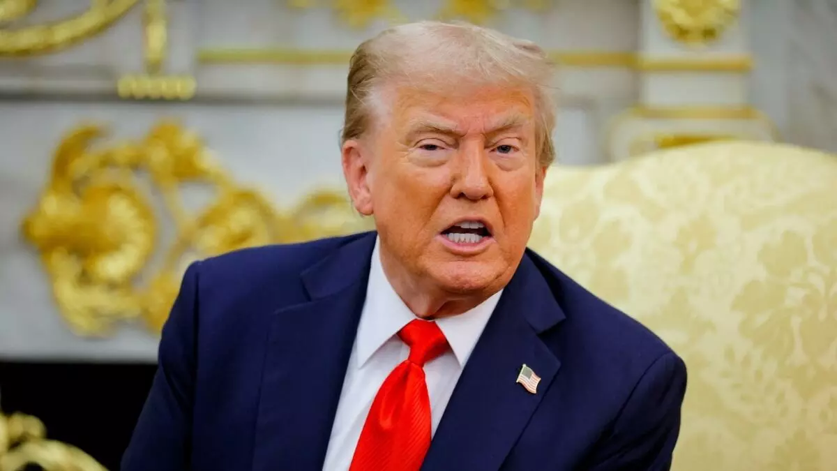 मादुरो की तरह ट्रंप को भी बंधक बना लो... ईरानी अधिकारी ने डोनाल्ड ट्रंप को दी धमकी मादुरो की तरह ट्रंप को भी बंधक बना लो... ईरानी अधिकारी ने डोनाल्ड ट्रंप को दी धमकी