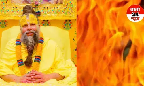 Vrindavan:  प्रेमानंद महाराज के फ्लैट में लगी भीषण आग, सेवादारों ने की अभद्रता, लोगों का फूटा गुस्सा...