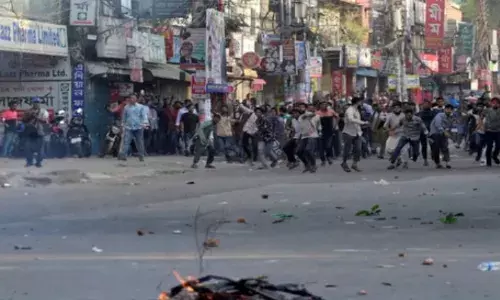 हिंसक प्रदर्शन में ईरान में मौतों की संख्या 2571 के पार पहुंची, दूसरे देशों ने शांति की अपील की