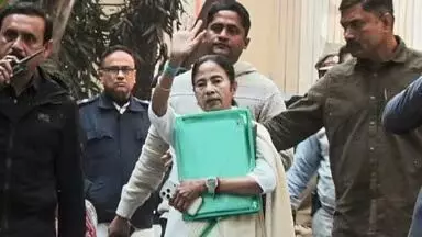 सुप्रीम कोर्ट से ममता सरकार को बड़ा झटका! ED के अधिकारी पर दर्ज FIR पर लगाई रोक, जानें SC ने क्या कहा सुप्रीम कोर्ट से ममता सरकार को बड़ा झटका! ED के अधिकारी पर दर्ज FIR पर लगाई रोक, जानें SC ने क्या कहा