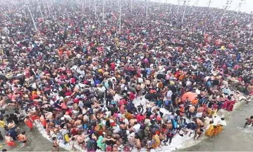 Prayagraj: त्रिवेणी पर उमड़ी भारी भीड़, वसंत पंचमी के अवसर पर दोपहर तक 2 करोड़ से अधिक श्रद्धालुओं ने लगाई आस्था की डुबकी Prayagraj: त्रिवेणी पर उमड़ी भारी भीड़, वसंत पंचमी के अवसर पर दोपहर तक 2 करोड़ से अधिक श्रद्धालुओं ने लगाई आस्था की डुबकी