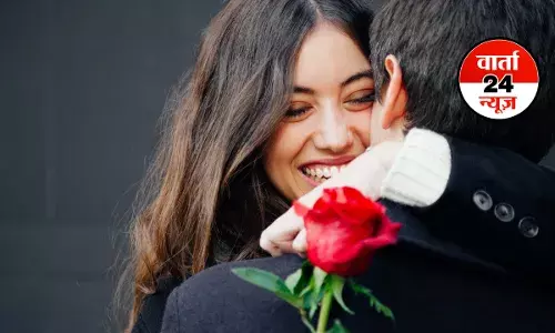 प्यार में गर्लफ्रेंड का पसीना भी गुलाब जैसा महकता है, जानें इसके पीछे दिलचस्प कारण