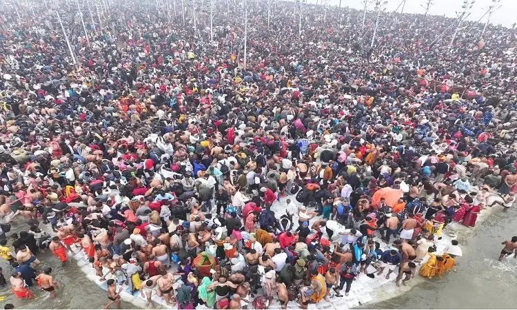 Prayagraj: त्रिवेणी पर उमड़ी भारी भीड़, वसंत पंचमी के अवसर पर दोपहर तक 2 करोड़ से अधिक श्रद्धालुओं ने लगाई आस्था की डुबकी Prayagraj: त्रिवेणी पर उमड़ी भारी भीड़, वसंत पंचमी के अवसर पर दोपहर तक 2 करोड़ से अधिक श्रद्धालुओं ने लगाई आस्था की डुबकी