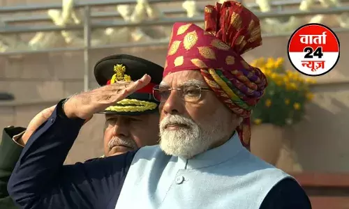 Republic Day : वॉर मेमोरियल पहुंचे पीएम मोदी, शहीदों को किया नमन