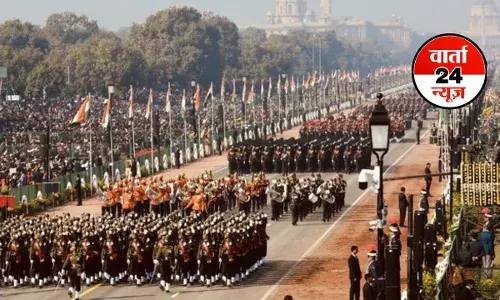 Republic Day 2026: कर्तव्य पथ पर भारत कर रहा अपनी शक्ति का प्रदर्शन, परेड में भारतीय नौसेना का मार्चिंग दस्ता भी हुआ शामिल