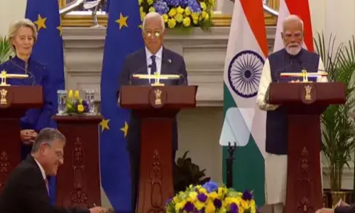 EU और भारत के बीच ऐतिहासिक फ्री-ट्रेड डील का हुआ ऐलान! पीएम मोदी ने कहा- 27 देशों के साथ बड़ी डील हुई साइन EU और भारत के बीच ऐतिहासिक फ्री-ट्रेड डील का हुआ ऐलान! पीएम मोदी ने कहा- 27 देशों के साथ बड़ी डील हुई साइन