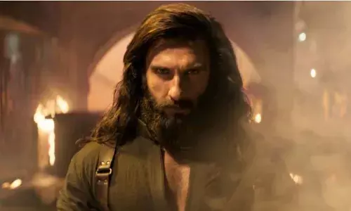 दर्शकों के लिए खुशखबरी! रणवीर सिंह की धुरंधर थिएटर के बाद अब OTT पर होगी रिलीज, जानें डेट