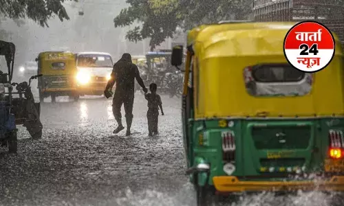DELHI-NCR में बारिश ने बढ़ाई टेंशन! नोएडा में ओलावृष्टि से बढ़ी ठिठुरन, IMD ने जारी किया रेड अलर्ट