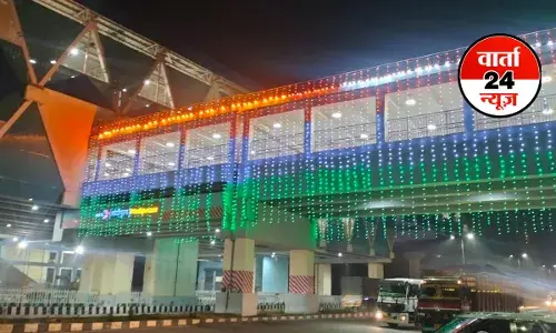 गणतंत्र दिवस पर तिरंगे की रोशनी से सजाए गए नमो भारत स्टेशन, ट्रेनों में गूंजी ‘वंदे मातरम्’ की धुन