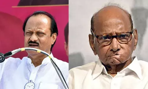 अजित पवार प्लेन क्रैश: बारामती के अस्पताल पहुंचे शरद पवार, बाहर हजारों की संख्या में समर्थक हुए जमा, भारी सुरक्षा बल तैनात अजित पवार प्लेन क्रैश: बारामती के अस्पताल पहुंचे शरद पवार, बाहर हजारों की संख्या में समर्थक हुए जमा, भारी सुरक्षा बल तैनात