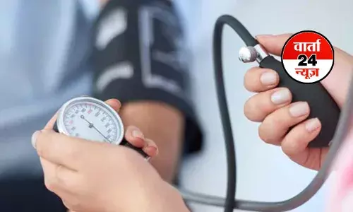 डायबिटीज और हाई बीपी में सुनने की क्षमता हो जाती है कम, जानें इसके मुख्य कारण और लक्षण