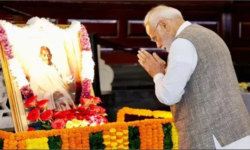 महात्मा गांधी की 78वीं पुण्यतिथि आज, पीएम मोदी समेत विपक्षी नेताओं ने बापू को किया याद