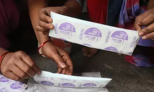 सुप्रीम कोर्ट के आदेश के बाद स्कूलों में उपलब्ध होंगे सेनेटरी पैड, कैसी होगी क्वालिटी, जानें कैसे कर सकते हैं चेक?