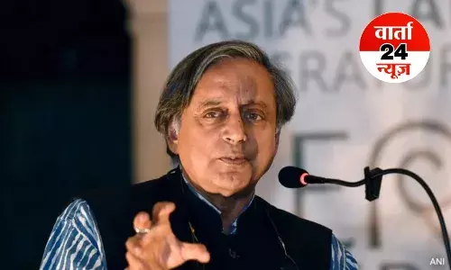 केरल का कहीं जिक्र नहीं ...विपक्ष ने बजट पर साधा निशाना! शशि थरूर का पहला रिएक्शन, जानें राहुल गांधी ने क्या कहा...