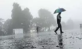 यूपी में मौसम ने ली करवट, कई जिलों में बरसे बदरा, सोमवार को इन 27 जिलों में बारिश-ओले गिरने का अलर्ट जारी...