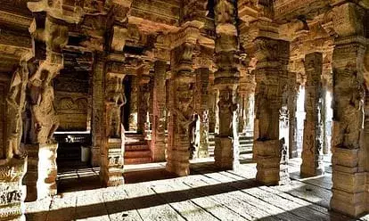 Indian Temple: एक ऐसा मंदिर जहां हवा में तैरता है स्तंभ, अनोखी है मंदिर की कहानी, जानें आखिर क्या है राज