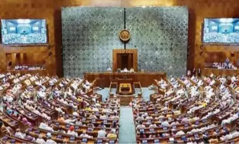 12 बजे तक लोकसभा की कार्यवाही स्थगित, राज्यसभा में भारी हंगामा