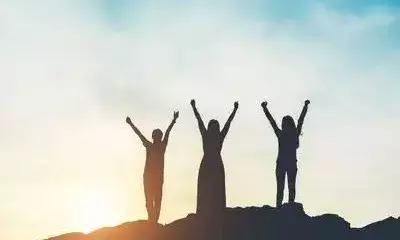 क्या भागदौड़ भरी जिंदगी में सफलता पाने के चक्कर में हम भूल रहे हैं खुश रहना, जानें क्या कहते हैं विशेषज्ञ