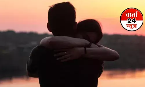 प्रेमी को Hug करने से क्यों मिलता है आराम और सुकून ? जानें इसके पीछे के वैज्ञानिक कारण