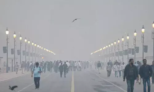 दिल्ली में खिली धूप... जम्मू-कश्मीर में बर्फबारी, जानें क्या है मौसम का हाल