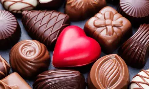 रिश्तों में मिठास का दिन! चॉकलेट डे पर पार्टनर से भावनाएं व्यक्त करें, जानें क्या है महत्व