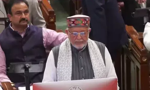 यूपी सरकार ने पेश किया 10वां बजट! रोजगार के 10 लाख नए अवसर, जानें चुनावी बजट में सूबे को क्या-क्या मिला