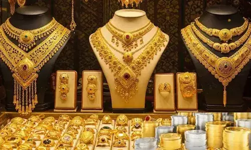 सोने में गिरावट! चांदी के नए रेट ने चौंकाया, जानें आपके शहर में क्या है ताजा भाव