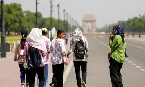 WEATHER UPDATE: दिल्ली-NCR में सर्दी की छुट्टी, अब गर्मी झेलने को हो जाएं तैयार, जानें पूरे हफ्ते कैसा रहेगा मौसम का मिजाज
