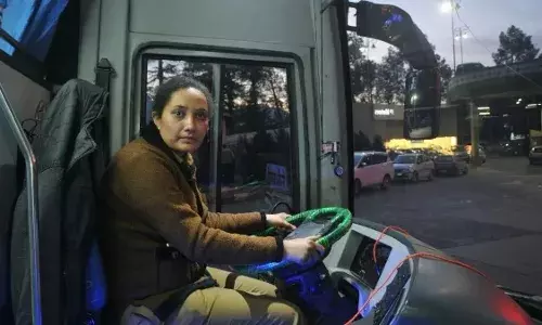HRTC के इतिहास में पहली बार बस में महिला चालक-परिचालक की जोड़ी ने संभाली कमान, पढ़ें सुखद खबर