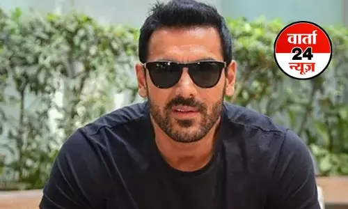 जॉन अब्राहम ने बॉलीवुड में कॉम्पटीशन पर खुलकर रखी बात! आउटसाइडर होने का छलका दर्द, अभिषेक बच्चन को लेकर कही ये बात जॉन अब्राहम ने बॉलीवुड में कॉम्पटीशन पर खुलकर रखी बात! आउटसाइडर होने का छलका दर्द, अभिषेक बच्चन को लेकर कही ये बात