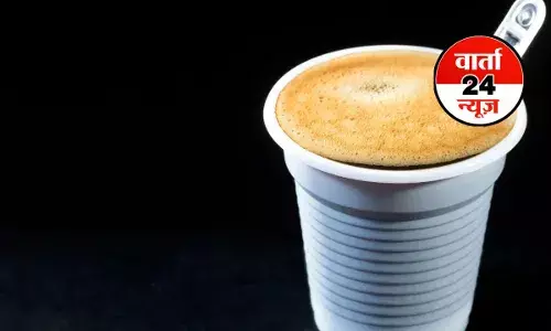 सावधान! क्या आप ऑफिस में प्लास्टिक के कप में गर्म चाय पीते हैं तो कैंसर आपके दरवाजे पर दे सकता है दस्तक!