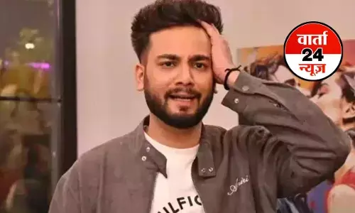 सांप जहर मामला: एल्विश यादव की याचिका पर SC में सुनवाई टली, कार्यवाही रद्द करने की मांग