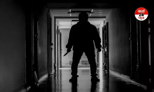 दिल्ली में महिला और उसके 3 बच्चों की धारदार हथियार से हत्या, पुलिस को पति पर शक! जानें पूरा मामला