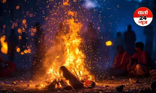 इन 5 लोगों को नहीं देखना चाहिए होलिका दहन! जानें क्यों होली से पहले ससुराल चली जाती है नई दुल्हन