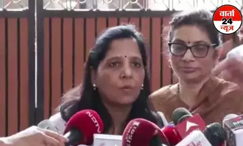 अरविंद केजरीवाल की पत्नी सुनीता केजरीवाल ने कहा- अब जनता जान जाएगी कौन है असली भ्रष्टाचारी?
