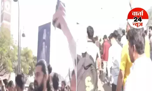 खामेनेई की हत्या के विरोध में  सड़कों पर उतरा शिया मुस्लिम समुदाय , लखनऊ में विरोध प्रदर्शन