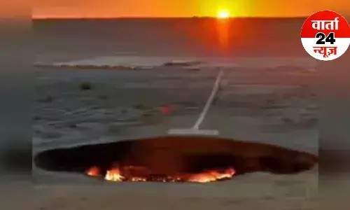 आग से भरा लंबा गड्डा और तपते अंगारों पर चलते लोग..MP के इस गांव में होली पर अनूठा दृश्य