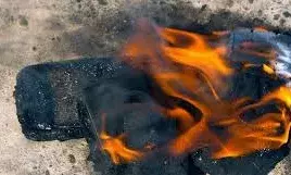 सावधान! कहीं आप भी तो यह गलती नहीं करते, हाथ में ब्लास्ट हुई मोबाइल की बैटरी, बच्चे ने गंवाया अंगूठा...