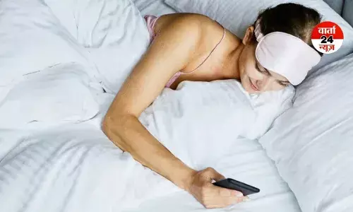 सुबह उठते ही सबसे पहले मोबाइल देखने की आदत आपके मानसिक और शारीरिक स्वास्थ्य पर डाल सकती है गहरा नकारात्मक प्रभाव, जानें बचाव