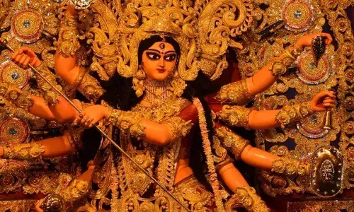 नवरात्रि में इस रंग के कपड़े पहनकर करें मां की पूजा, जानें रंगों का महत्व