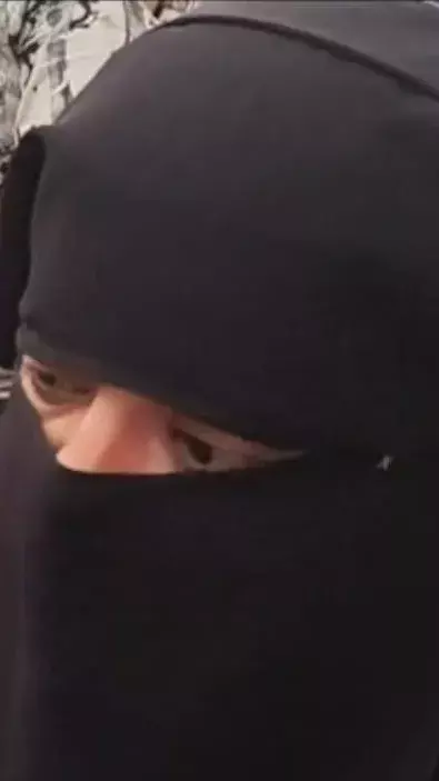 पत्नी को सामने बैठाकर पति अपनी सगी बहन से करता है SEX , पुलिस ने नहीं सुनी तो राष्ट्रीय महिला आयोग से लगाई गुहार